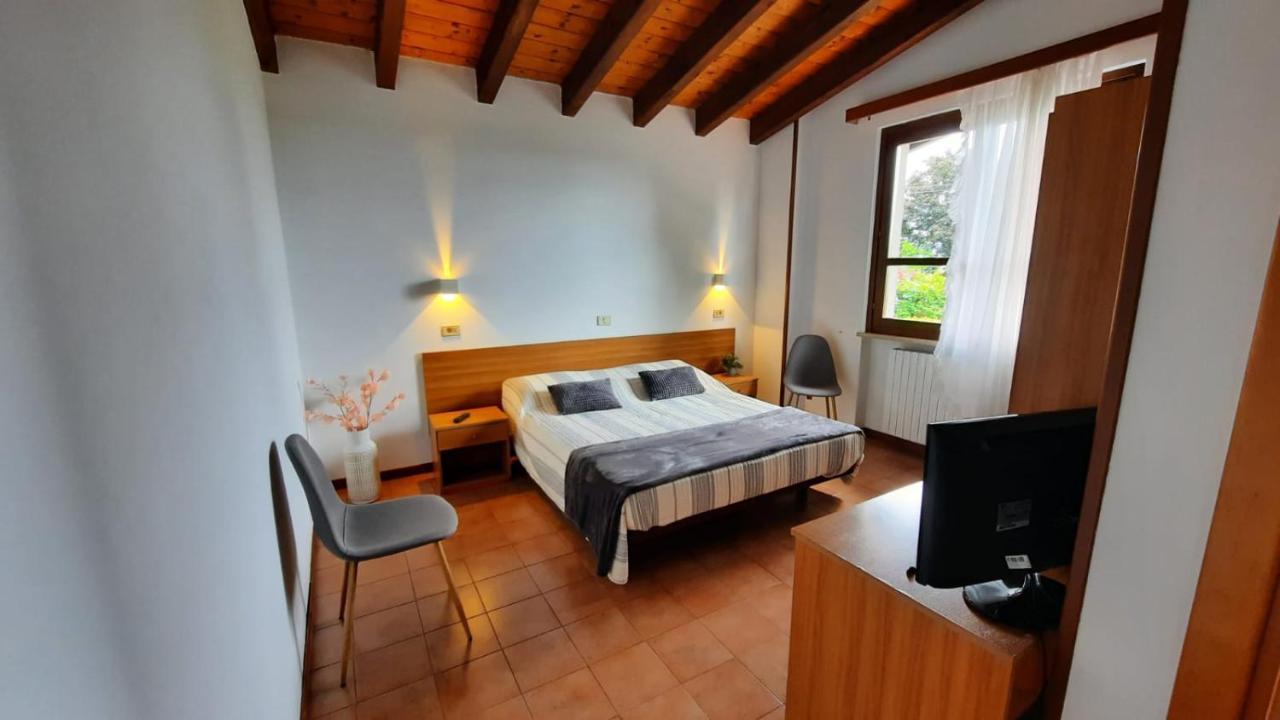 Elisa Holidays Puegnago del Garda Exterior photo